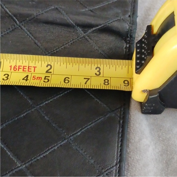 Auth CHANEL Quilted Lambskin Billfold Wallet - Picture 8 of 9